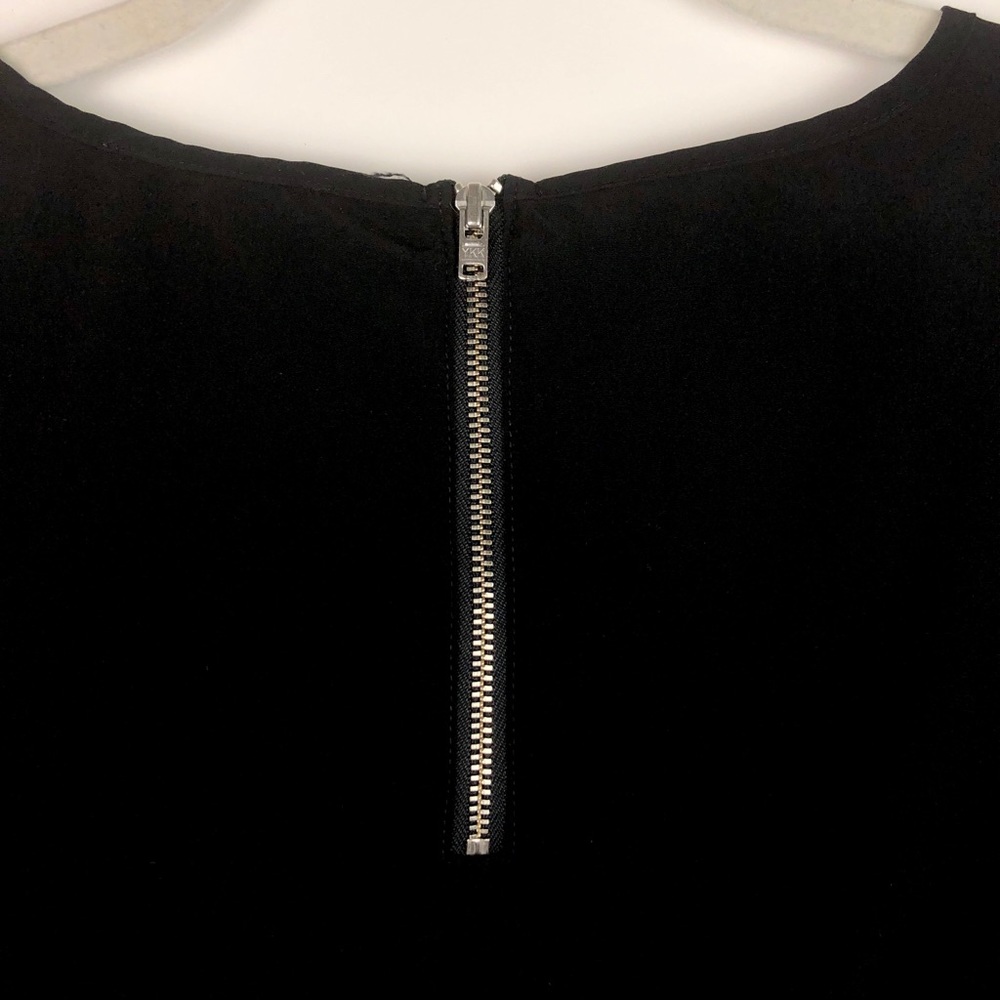 Forever 21 Black Short Sleeve Blouse Zipper Back - Picture 3 of 7